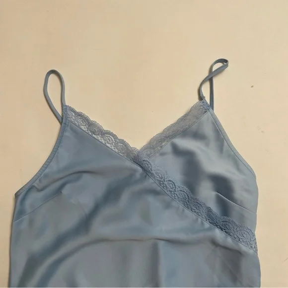 URBAN OUTFITTERS polyester “silky” lace trimmed slip dress - Picture 4 of 9